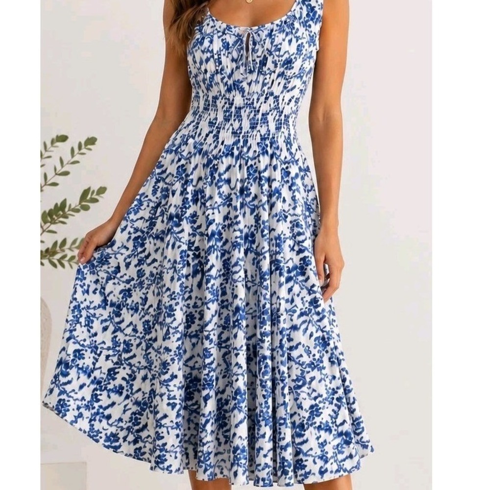 Hot in Hollywood Blue White Floral Smocked Waist Fit & Flare Midi Dress M